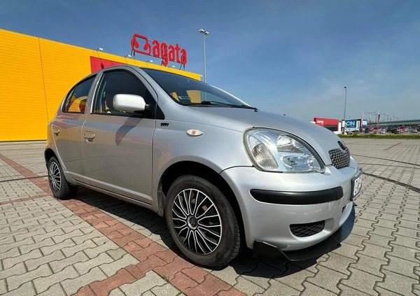 Toyota Yaris cena 7000 przebieg: 148000, rok produkcji 2003 z Rumia małe 277